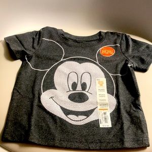 NWT Infant Boys Mickey Mouse Tee-Shirt Size 12 Months.